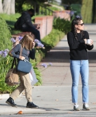 Jennifer-and-Samuel-out-and-about-in-Brentwood-June-01-006.jpg