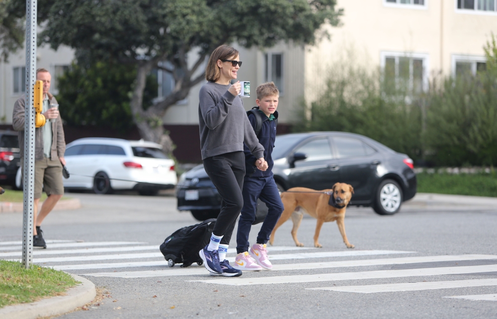 April-25-Out-and-About-in-Santa-Monica-33.jpg