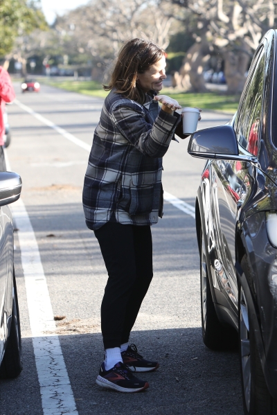 Click to view full size image
==============
January-19-Out-and-About-in-Santa-Monica-043.jpg January-19-Out-and-About-in-Santa-Monica-043.jpg