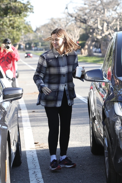 Click to view full size image
==============
January-19-Out-and-About-in-Santa-Monica-046.jpg January-19-Out-and-About-in-Santa-Monica-046.jpg