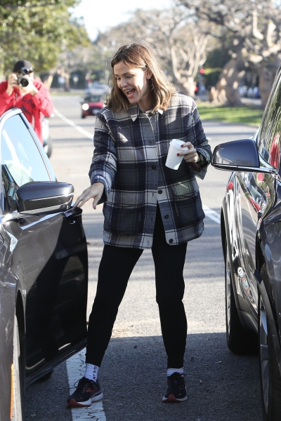 Click to view full size image
==============
January-19-Out-and-About-in-Santa-Monica-053.jpg January-19-Out-and-About-in-Santa-Monica-053.jpg