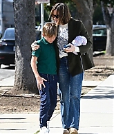24-Mar-Out-and-About-in-Santa-Monica-with-Samuel-28.jpg