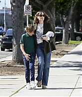 24-Mar-Out-and-About-in-Santa-Monica-with-Samuel-30.jpg