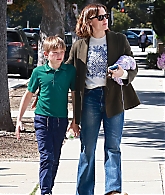 24-Mar-Out-and-About-in-Santa-Monica-with-Samuel-40.jpg