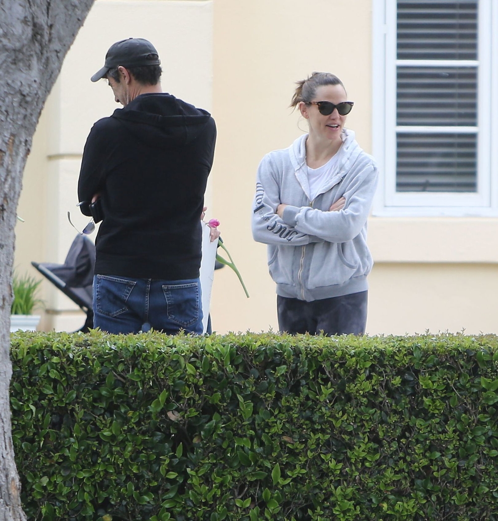 11-Out-and-About-in-Santa-Monica-02.jpg