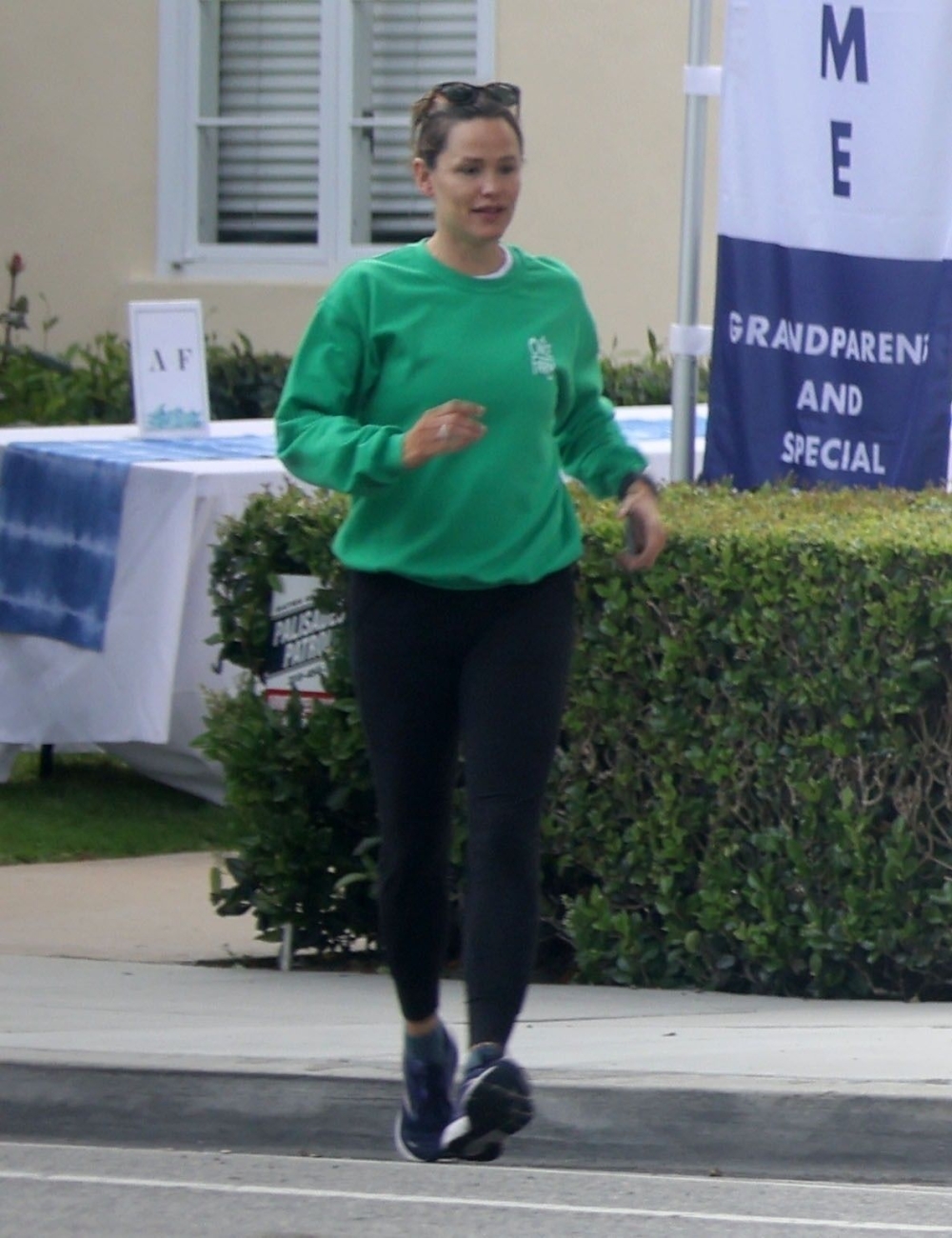 Click to view full size image
==============
12-Out-And-About-in-LA-12.jpg 12-Out-And-About-in-LA-12.jpg