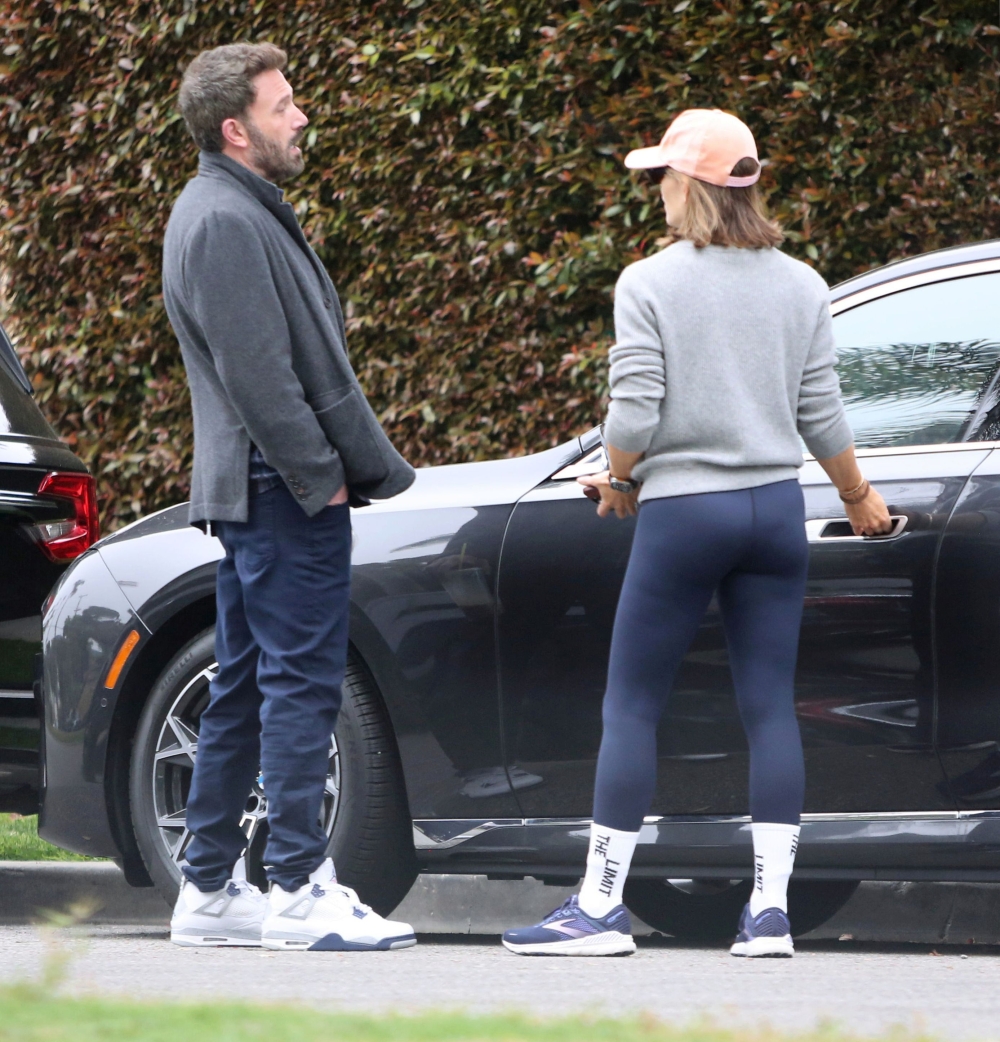 17-Spotted-with-Ben-Affleck-in-LA-37.jpg