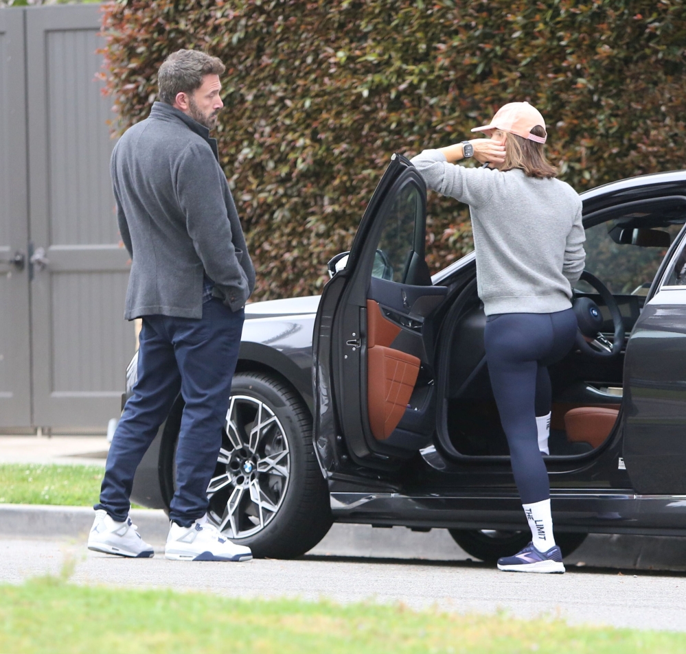 17-Spotted-with-Ben-Affleck-in-LA-38.jpg