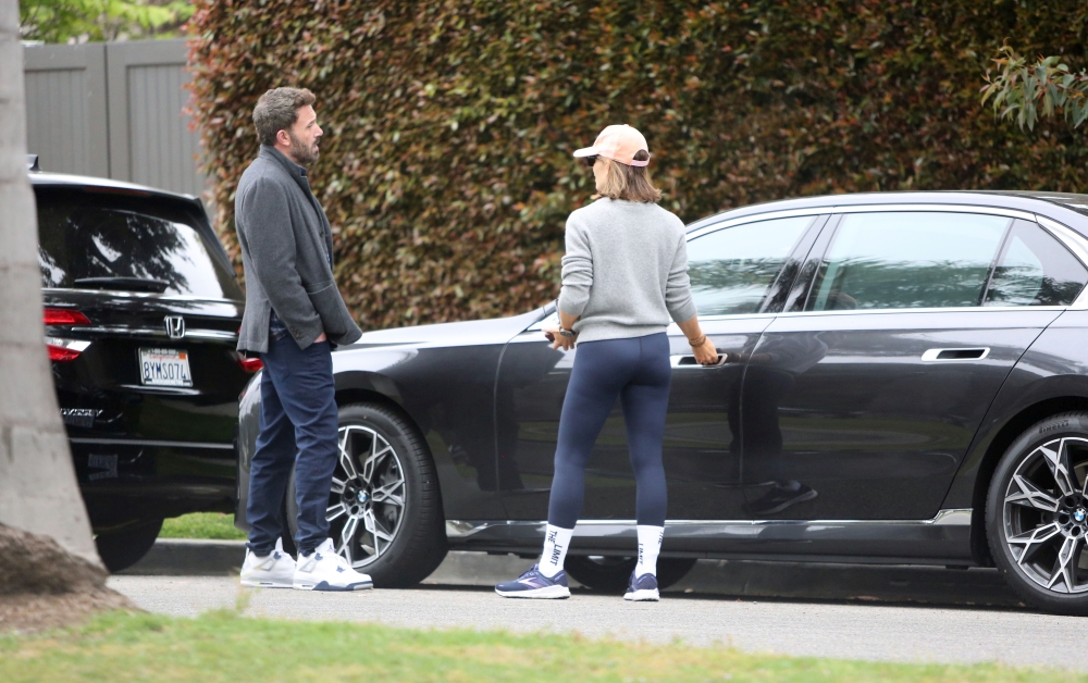 Click to view full size image
==============
17-Spotted-with-Ben-Affleck-in-LA-45.jpg 17-Spotted-with-Ben-Affleck-in-LA-45.jpg