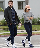 17-Spotted-with-Ben-Affleck-in-LA-18.jpg