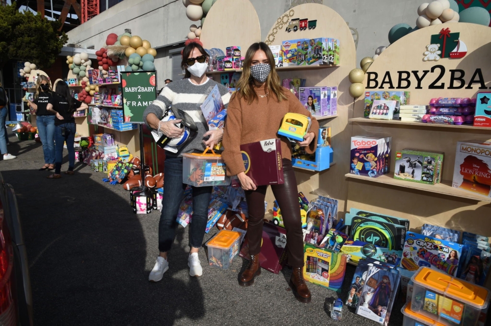Dec-13-Baby2Baby-s-Holiday-Drive-Thru-Distribution-Presented-By-FRAME-01.jpg