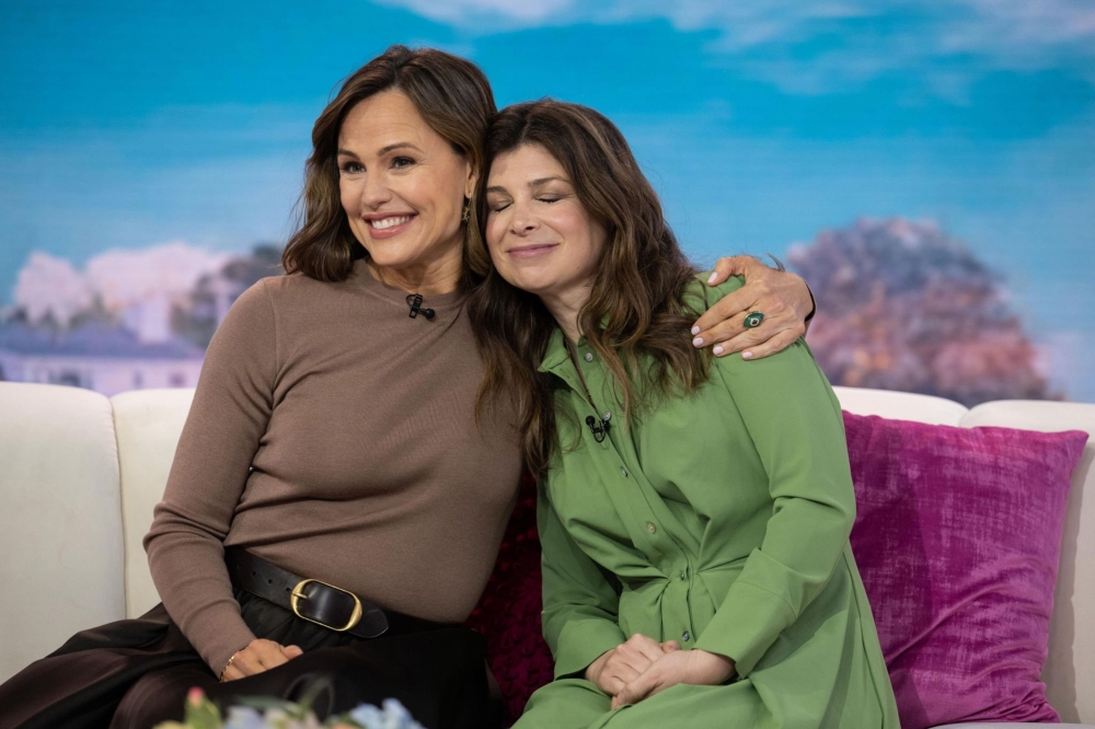 Click to view full size image
==============
April-11-NBC-Today-Show-Stills-14.jpg April-11-NBC-Today-Show-Stills-14.jpg