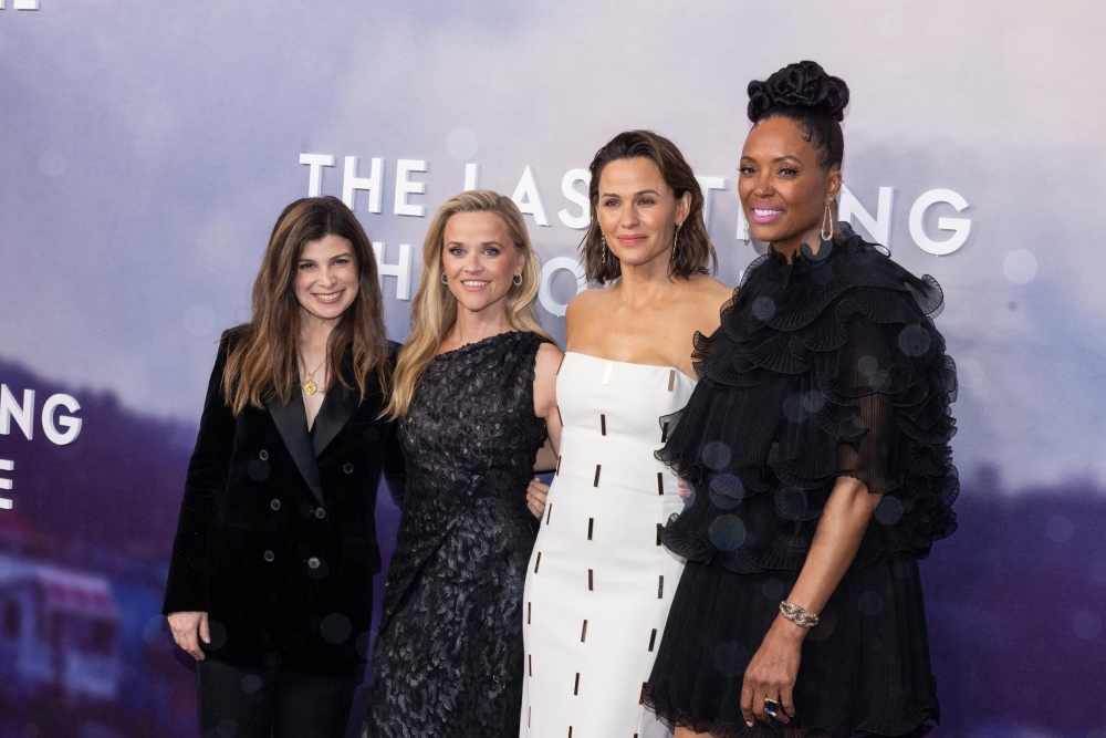 Click to view full size image
==============
13-April-The-Last-Thing-He-Told-Me-Premiere-Red-Carpet-212.jpg 13-April-The-Last-Thing-He-Told-Me-Premiere-Red-Carpet-212.jpg