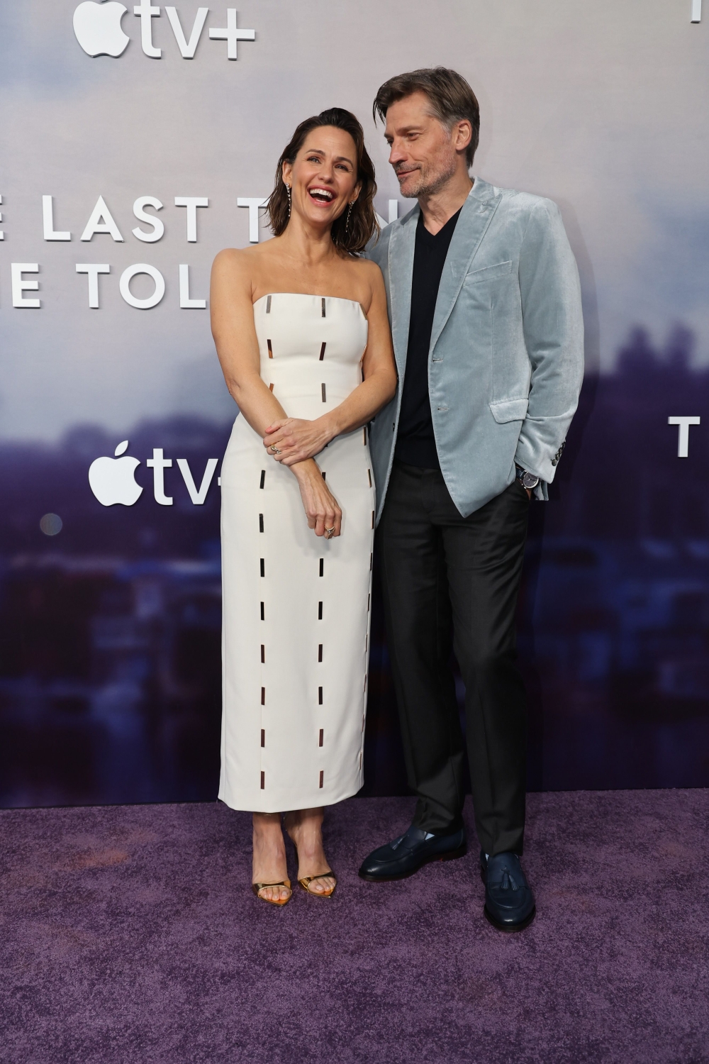 13-April-The-Last-Thing-He-Told-Me-Premiere-Red-Carpet-326.jpg
