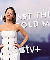 13-April-The-Last-Thing-He-Told-Me-Premiere-Red-Carpet-029.jpg