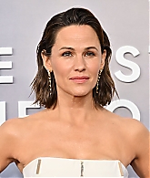 13-April-The-Last-Thing-He-Told-Me-Premiere-Red-Carpet-359.jpg