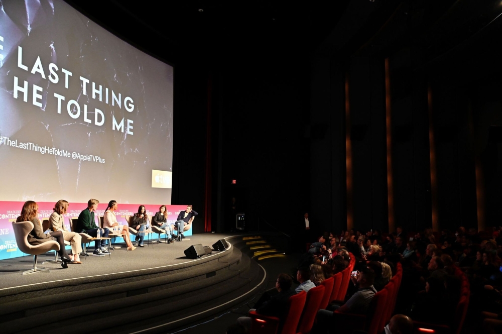 Click to view full size image
==============
14-April-AppleTV-Screening-Event-The-Last-Thing-He-Told-Me-27.jpg 14-April-AppleTV-Screening-Event-The-Last-Thing-He-Told-Me-27.jpg