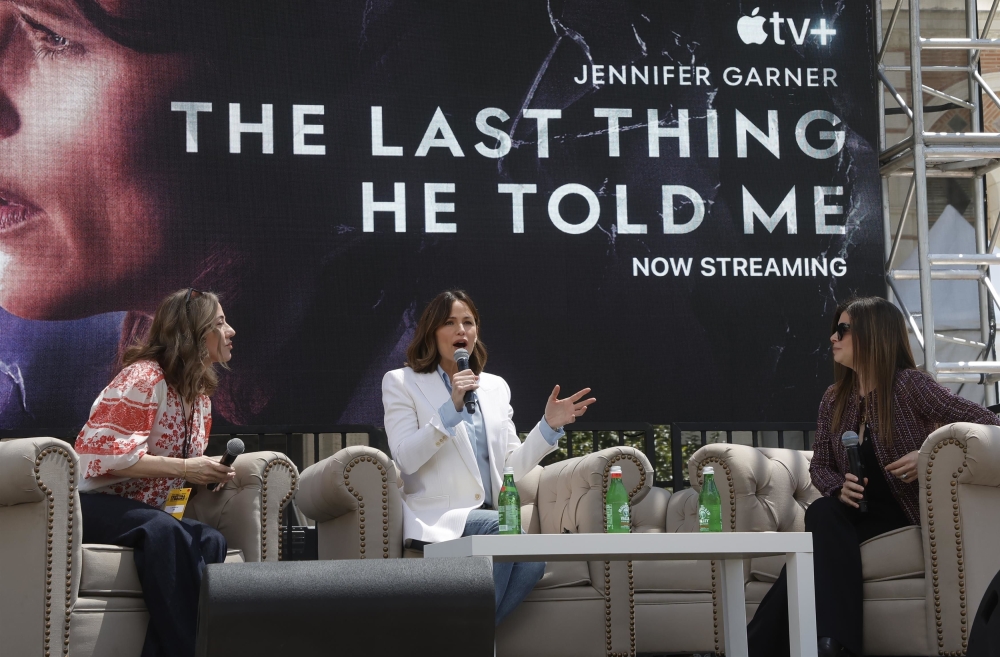 Click to view full size image
==============
2023-Los-Angeles-Times-Festival-Of-Books-011.jpg 2023-Los-Angeles-Times-Festival-Of-Books-011.jpg