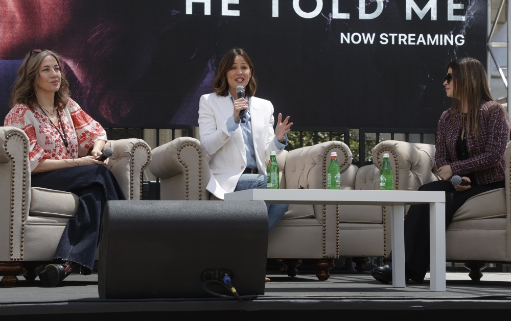 Click to view full size image
==============
2023-Los-Angeles-Times-Festival-Of-Books-017.jpg 2023-Los-Angeles-Times-Festival-Of-Books-017.jpg