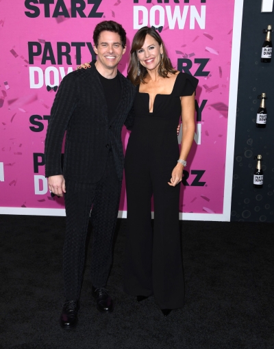 Click to view full size image
==============
Feb-22-Party-Down-Season-03-Premiere-LA-094.jpg Feb-22-Party-Down-Season-03-Premiere-LA-094.jpg