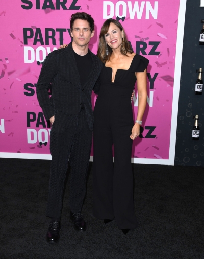 Click to view full size image
==============
Feb-22-Party-Down-Season-03-Premiere-LA-096.jpg Feb-22-Party-Down-Season-03-Premiere-LA-096.jpg