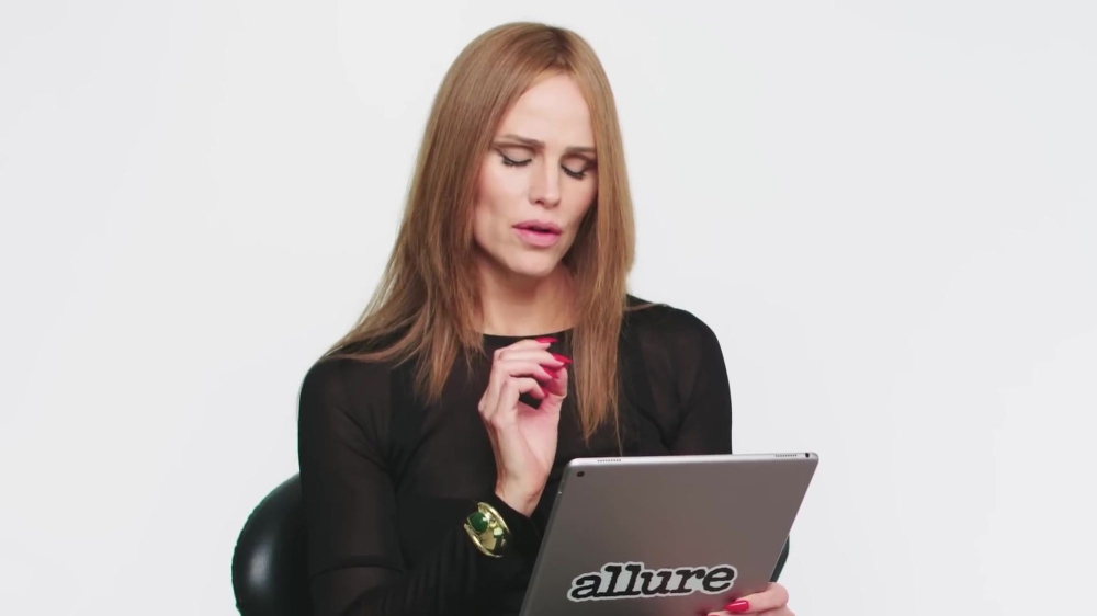 Jennifer-Reacts-to-Tik-Tok-Trends-Allure-027.jpg