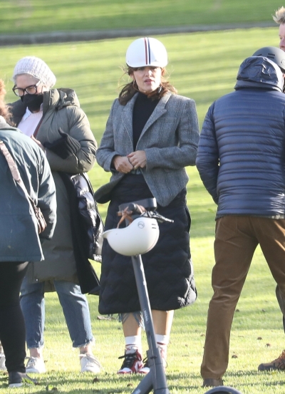 Click to view full size image
==============
On-Set-February-22-123.jpg On-Set-February-22-123.jpg