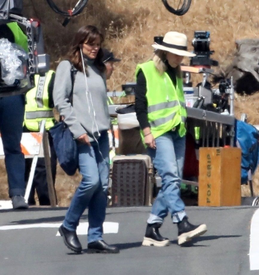 On-Set-The-Last-Thing-He-Told-Me-May-09-013.jpg