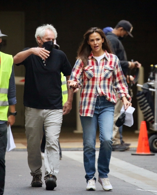 On-Set-The-Last-Thing-He-Told-Me-May-26-007.jpg