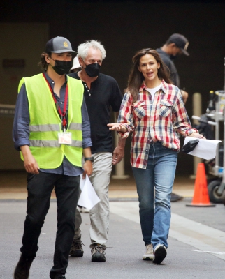 Click to view full size image
==============
On-Set-The-Last-Thing-He-Told-Me-May-26-011.jpg On-Set-The-Last-Thing-He-Told-Me-May-26-011.jpg