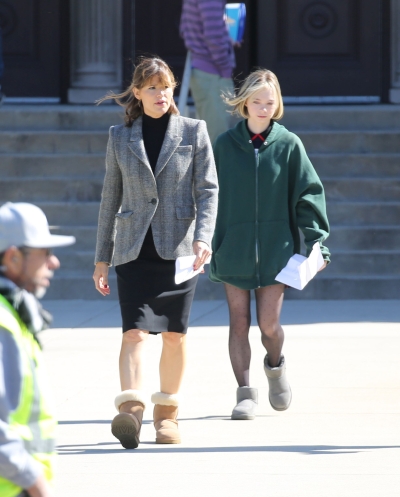 Click to view full size image
==============
On-Set-February-15-09.jpg On-Set-February-15-09.jpg