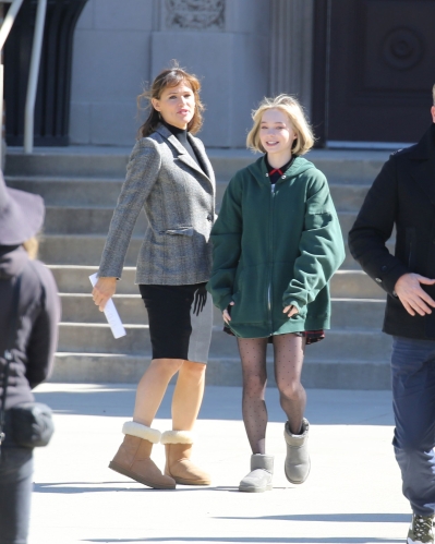 Click to view full size image
==============
On-Set-February-15-11.jpg On-Set-February-15-11.jpg