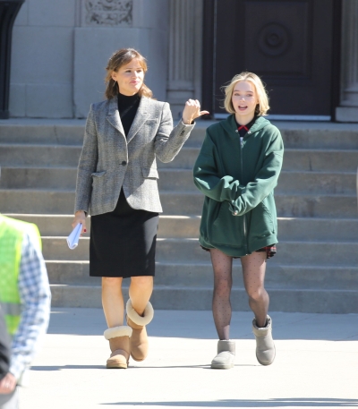 Click to view full size image
==============
On-Set-February-15-14.jpg On-Set-February-15-14.jpg