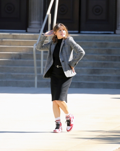 Click to view full size image
==============
On-Set-February-15-44.jpg On-Set-February-15-44.jpg