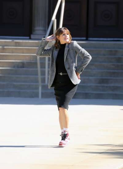 Click to view full size image
==============
On-Set-February-15-45.jpg On-Set-February-15-45.jpg