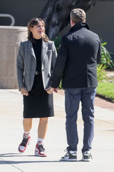 Click to view full size image
==============
On-Set-February-15-29.jpg On-Set-February-15-29.jpg