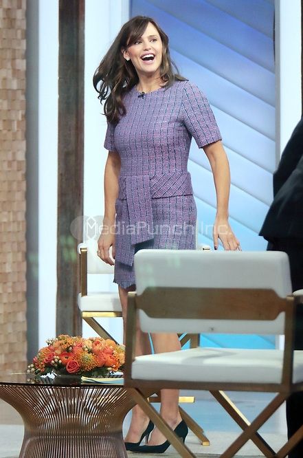 Mar-01-Good-Morning-America-promoting-Netflix_s-The-Adam-Project-in-New-York-City-10.jpg Mar-01-Good-Morning-America-promoting-Netflix_s-The-Adam-Project-in-New-York-City-10.jpg