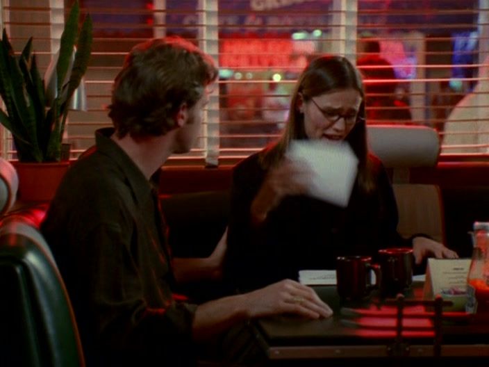 S01E09-Thanksgiving-077.jpg