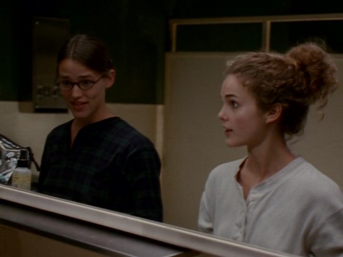 S01E09-Thanksgiving-092.jpg S01E09-Thanksgiving-092.jpg