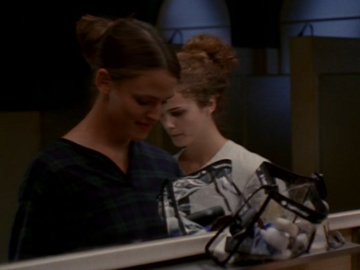 S01E09-Thanksgiving-129.jpg