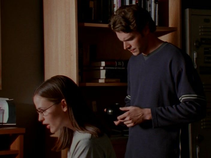S01E09-Thanksgiving-181.jpg S01E09-Thanksgiving-181.jpg