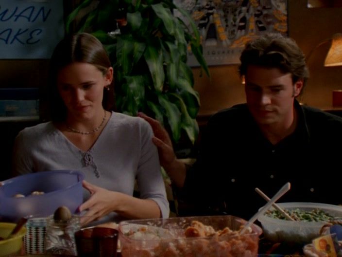 S01E09-Thanksgiving-279.jpg