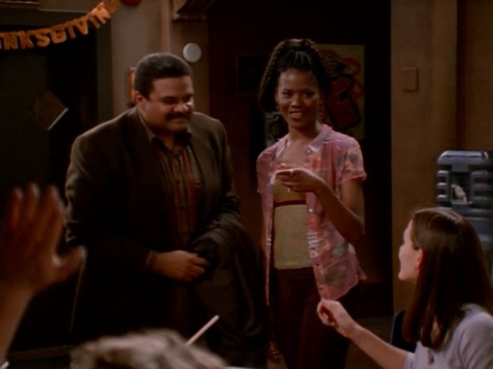 S01E09-Thanksgiving-303.jpg S01E09-Thanksgiving-303.jpg
