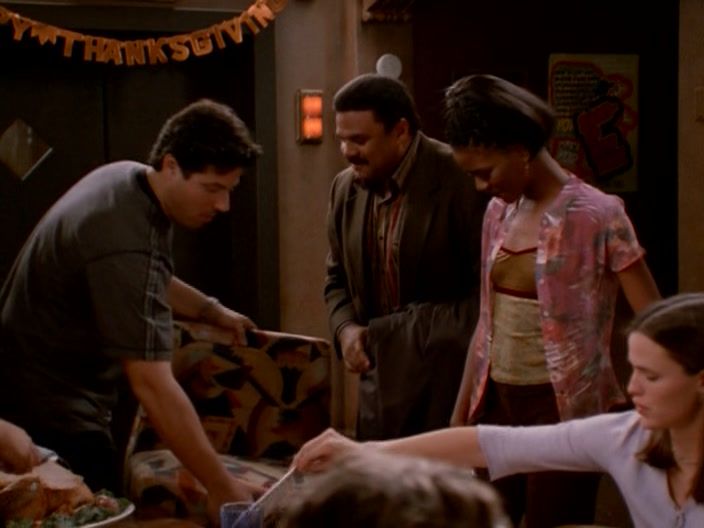 S01E09-Thanksgiving-305.jpg S01E09-Thanksgiving-305.jpg