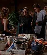 S01E09-Thanksgiving-154.jpg