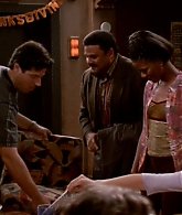 S01E09-Thanksgiving-305.jpg