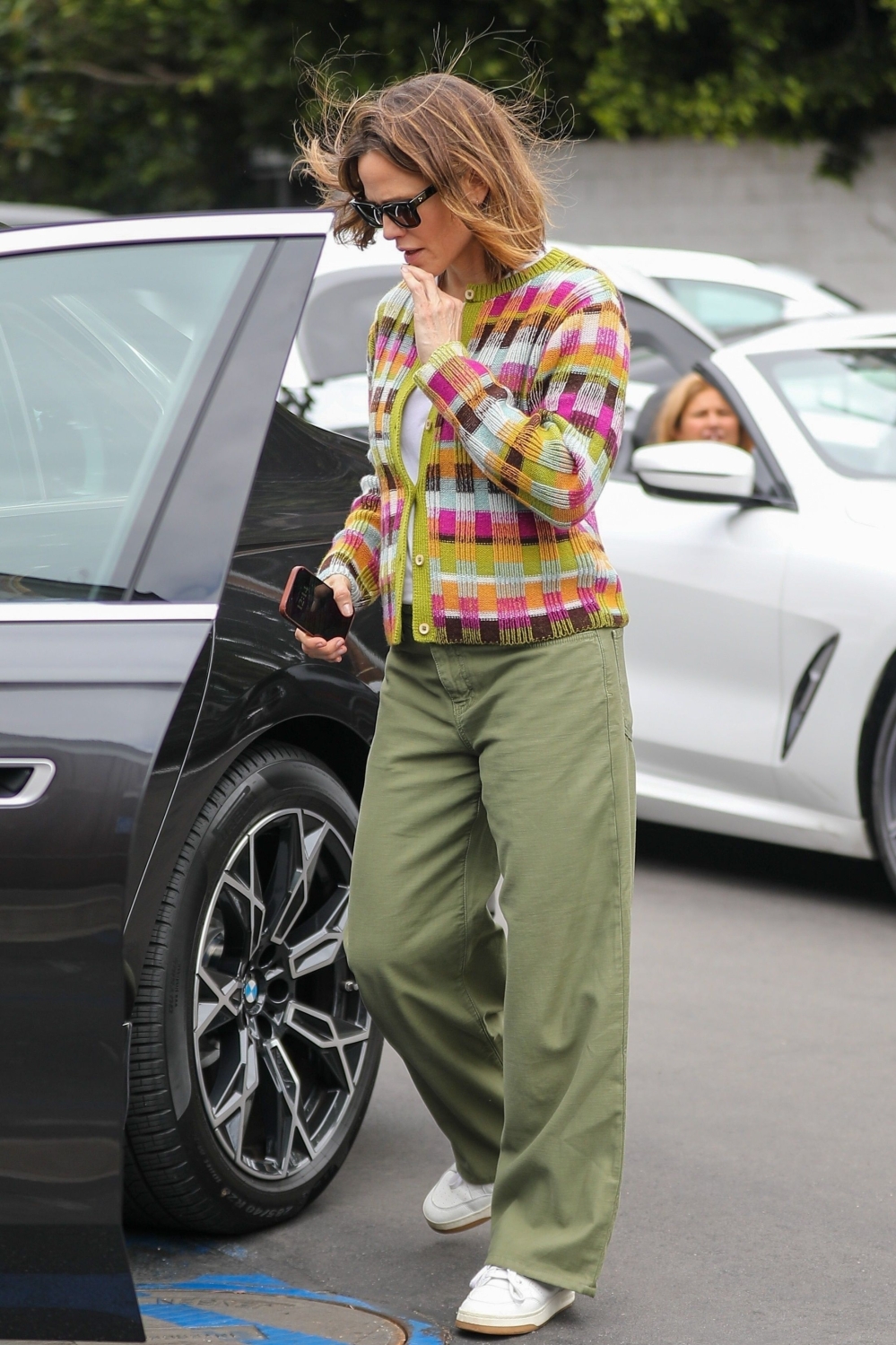 Click to view full size image
==============
26-Out-and-About-in-Brentwood-07.jpg 26-Out-and-About-in-Brentwood-07.jpg