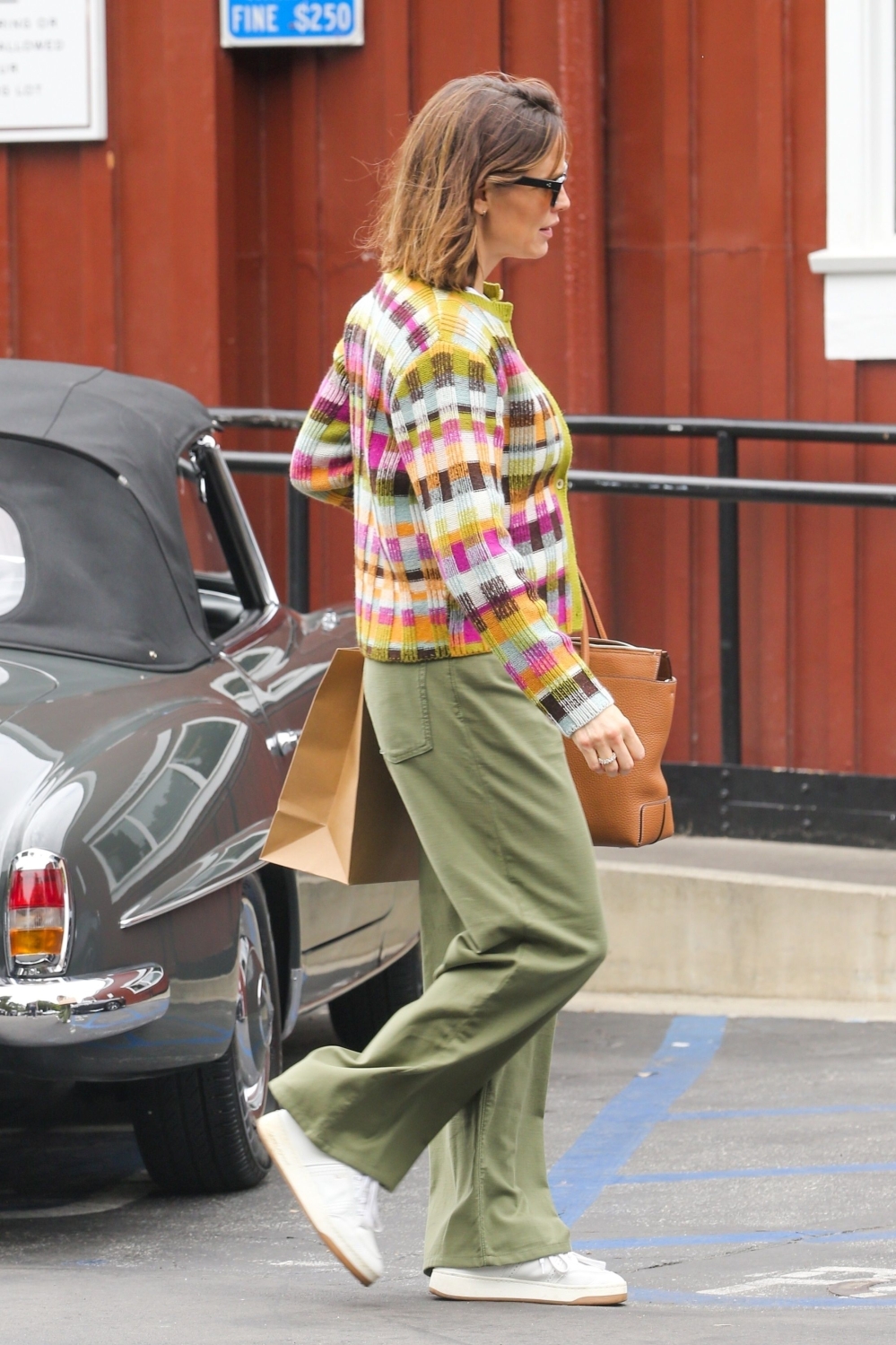 26-Out-and-About-in-Brentwood-15.jpg