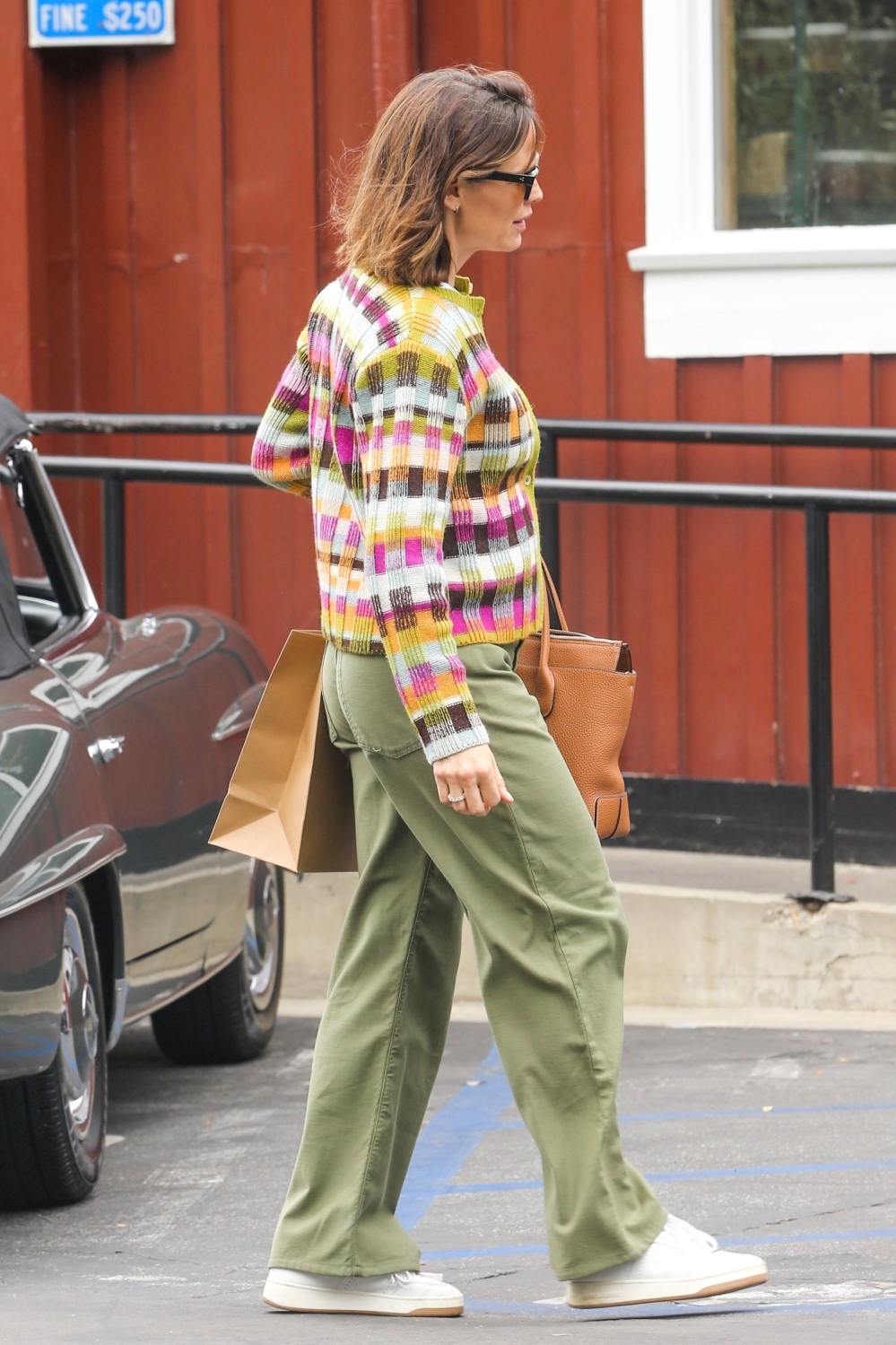 26-Out-and-About-in-Brentwood-16.jpg