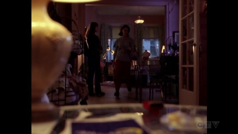 1x01-The-Time-She-Came-to-New-York-006.jpg